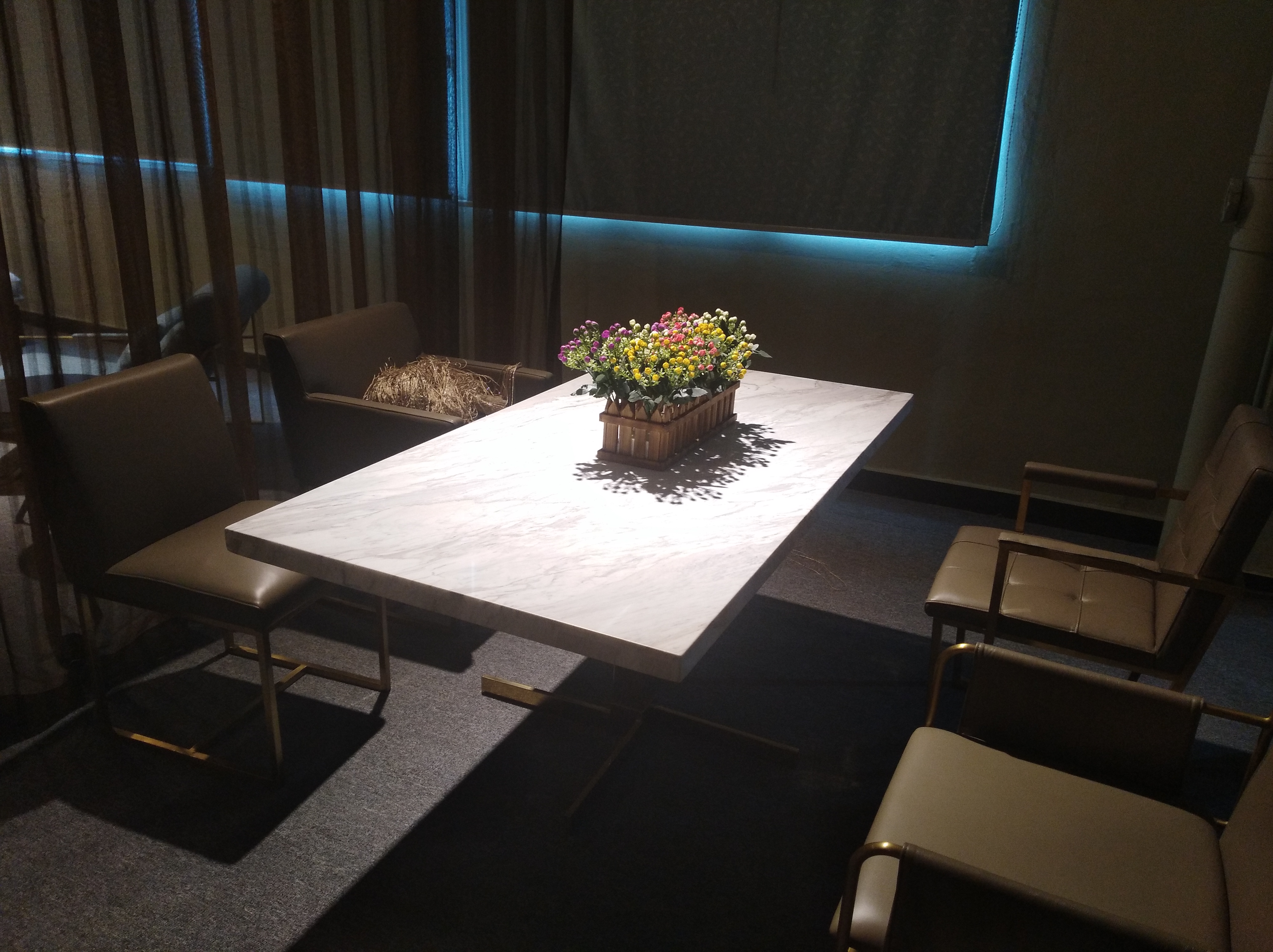 餐廳家具擺放格局