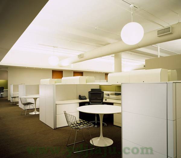 Bertoia Side Chair 椅子