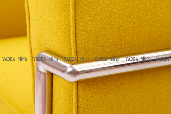 黃色布藝沙發(fā)