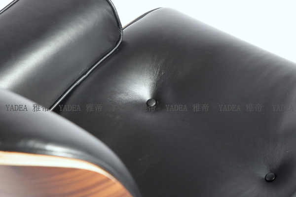 酸枝木貼皮的<a href='http://m.yunguzhai.cn/Products/EamesLoungeChair.html' class='keys' title='點擊查看關(guān)于伊姆斯休閑椅的相關(guān)信息' target='_blank'>伊姆斯休閑椅</a>(Palisander Eames Lounge Chair)