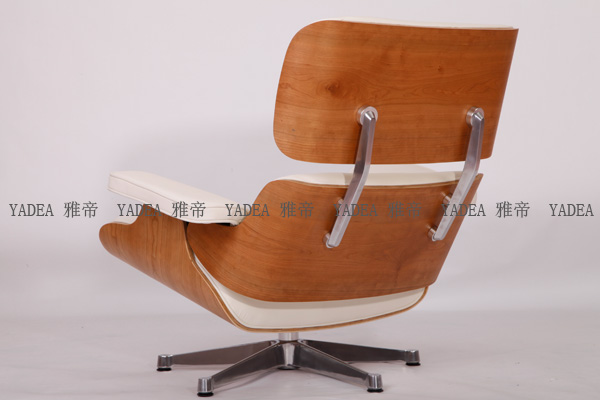 維特拉版本的伊姆斯休閑椅(Eames Lounge Chair — Vitra Version)