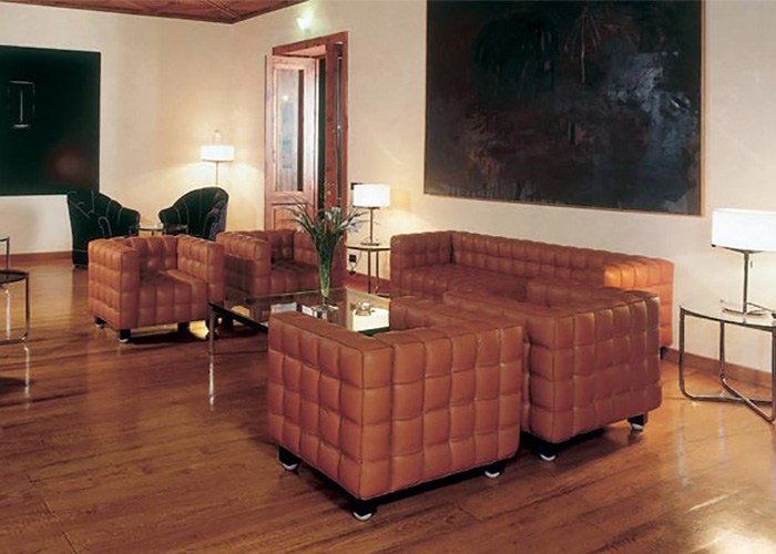 客廳真皮沙發(fā):庫(kù)布斯沙發(fā)