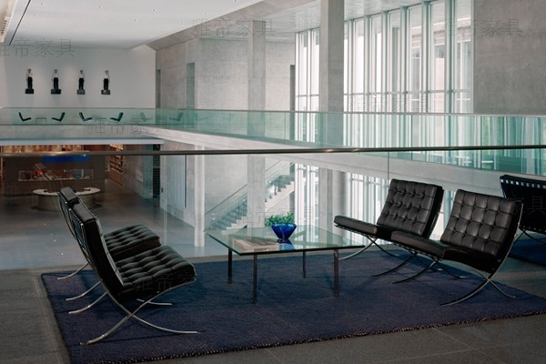 黑色巴塞羅那椅(Barcelona Chai in Black Leather)