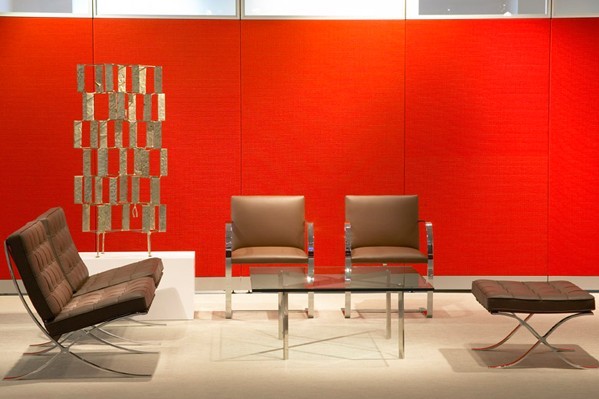 深棕色巴塞羅那椅子(Barcelona Chair In Dark Brown Leather)