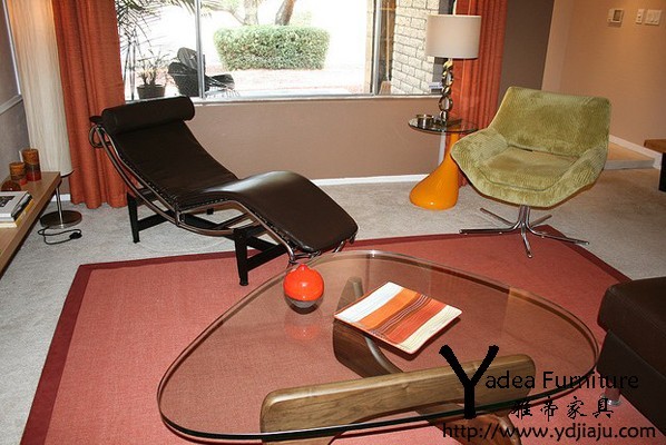 柯布西耶躺椅(Chaise Longue chair LC4)