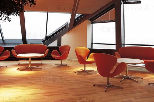 天鵝椅(Swan Chair)