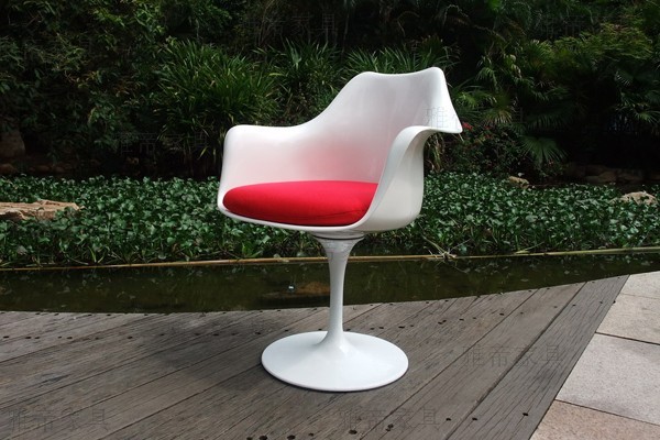 Saarinen Tulip Armchair(郁金香餐椅子) Saarinen Tulip Armchair(郁金香餐椅子)