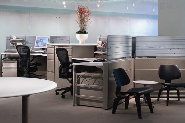 伊姆斯曲木休閑椅子(Eames Molded Plywood Lounge Chair) 伊姆斯曲木休閑椅子(Eames Molded Plywood Lounge Chair)