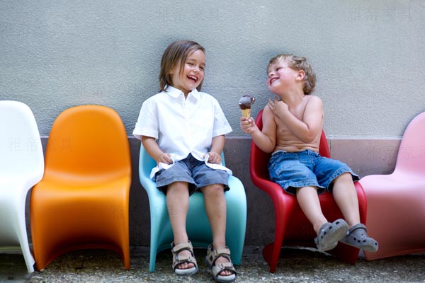 番頓餐椅(Panton Chair) 番頓餐椅(Panton Chair)