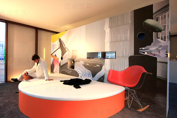 伊姆斯搖椅(Eames rock Chair)