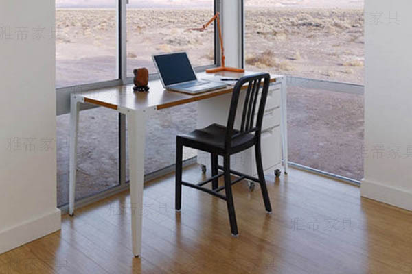 Nimitz Side Chair（尼米茲家族椅）