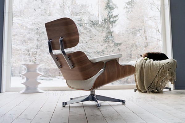 維特拉版本的伊姆斯休閑椅(Eames Lounge Chair — Vitra Version)