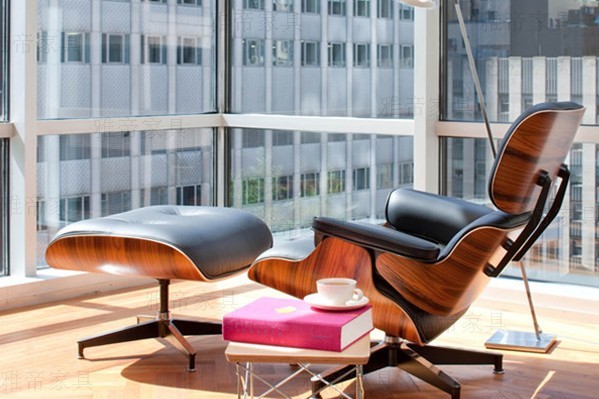 維特拉版本的伊姆斯休閑椅(Eames Lounge Chair — Vitra Version)