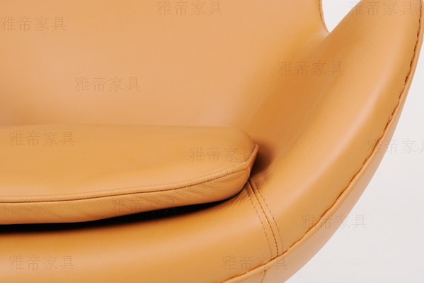 意大利皮蛋椅(Egg Chair In Black Italian Leather)