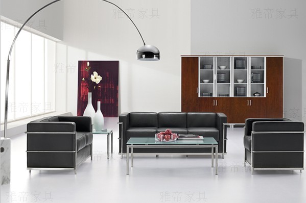 柯布西耶設(shè)計(jì)的沙發(fā) Le Corbusier Sofa Lc3