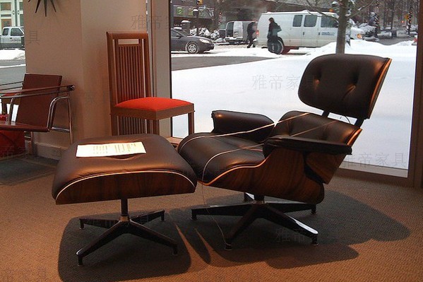 酸枝木貼皮的伊姆斯休閑椅(Palisander Eames Lounge Chair)